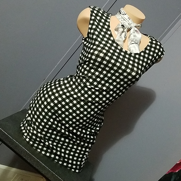 CLEARANCE Gorgeous checkered lace back mini dress - Picture 5 of 10